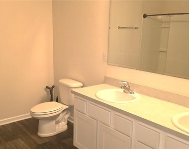 16 Pinnacle Place - Photo Thumbnail 13