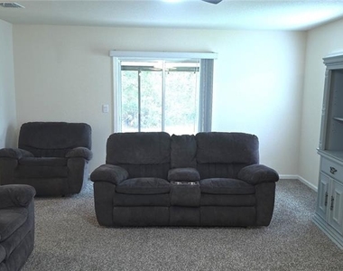 16 Pinnacle Place - Photo Thumbnail 11