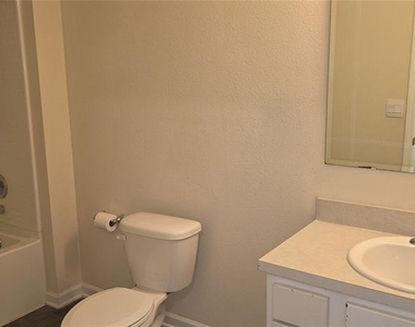 16 Pinnacle Place - Photo Thumbnail 14