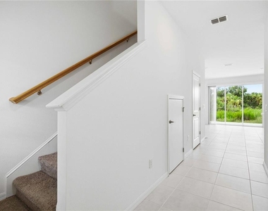 11731 Glenside Terrace - Photo Thumbnail 4