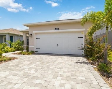 4525 Pippin Lane - Photo Thumbnail 3
