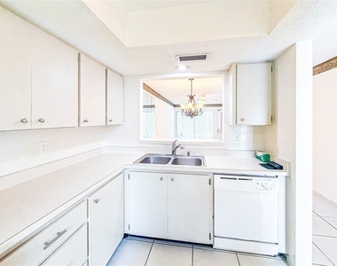 2604 Woodgate Lane - Photo Thumbnail 11