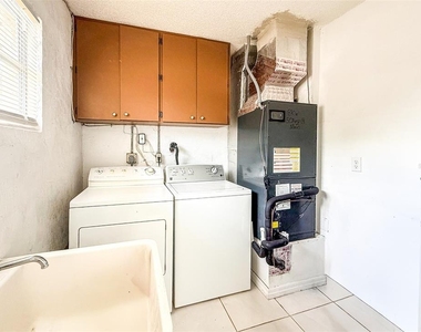 2604 Woodgate Lane - Photo Thumbnail 15
