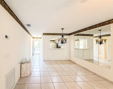 2604 Woodgate Lane - Photo Thumbnail 4