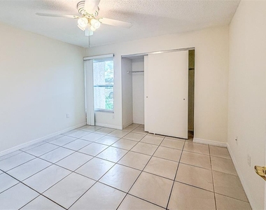 2604 Woodgate Lane - Photo Thumbnail 7