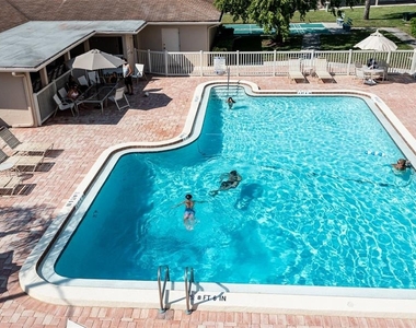 2604 Woodgate Lane - Photo Thumbnail 20