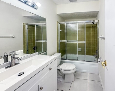 2604 Woodgate Lane - Photo Thumbnail 13
