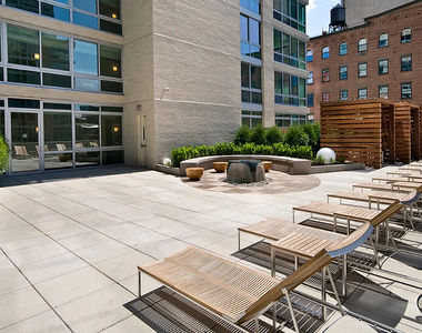 505 West 37th Street - Photo Thumbnail 2