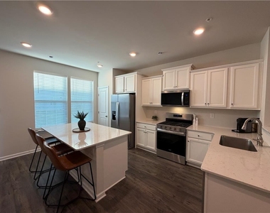 1128 Meadowlark Drive - Photo Thumbnail 6