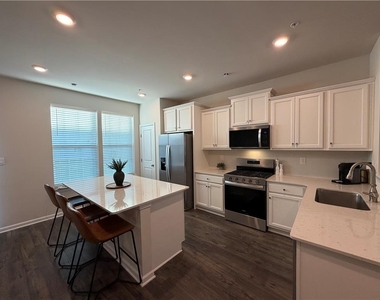 1128 Meadowlark Drive - Photo Thumbnail 5