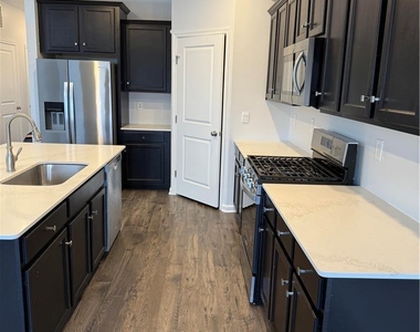1077 Turnstone Drive - Photo Thumbnail 5