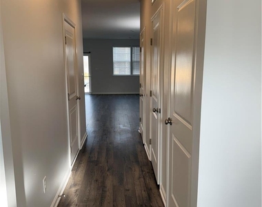 1077 Turnstone Drive - Photo Thumbnail 2