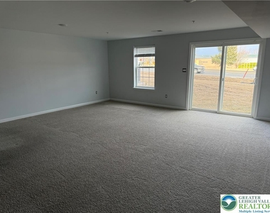 1077 Turnstone Drive - Photo Thumbnail 23