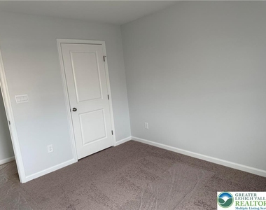 1077 Turnstone Drive - Photo Thumbnail 21