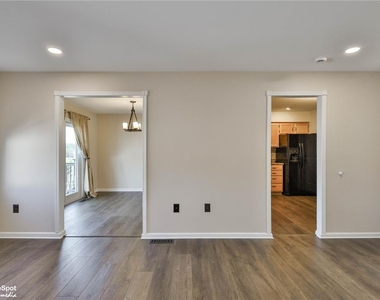 124 Stephanie Drive - Photo Thumbnail 6