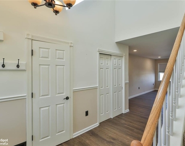 124 Stephanie Drive - Photo Thumbnail 3