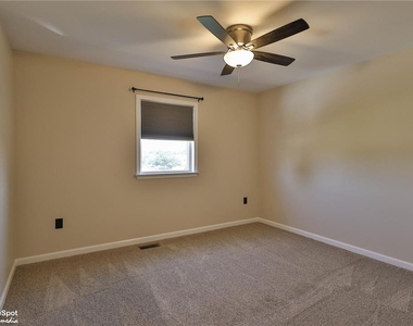 124 Stephanie Drive - Photo Thumbnail 23