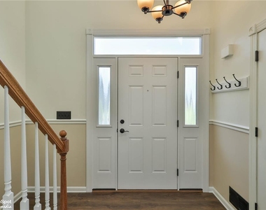124 Stephanie Drive - Photo Thumbnail 1