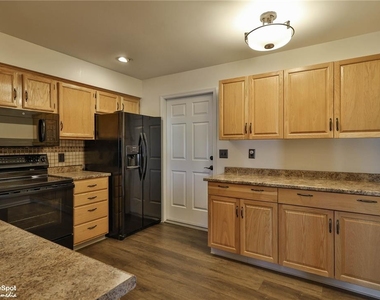 124 Stephanie Drive - Photo Thumbnail 12