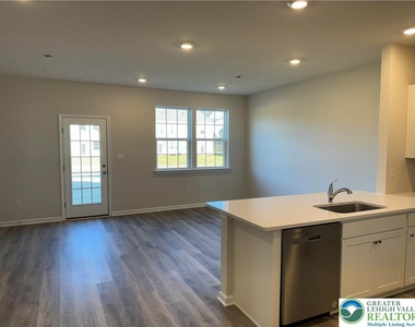 1278 Susan Circle - Photo Thumbnail 4