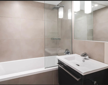 West 37th Street - Photo Thumbnail 10