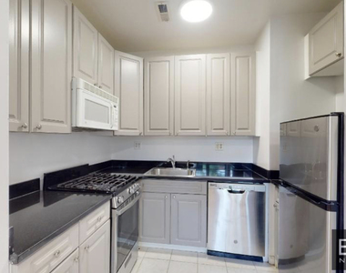 318 East 89th Street - Photo Thumbnail 2