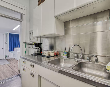 1214 N Kansas Street - Photo Thumbnail 5