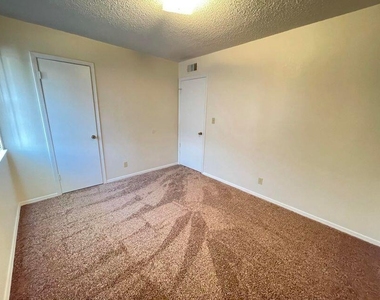 1901 Lee Elder Drive - Photo Thumbnail 8
