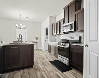 5064 Andrew Jorel Drive - Photo Thumbnail 5