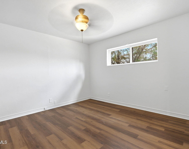 2413 Copper Avenue - Photo Thumbnail 16