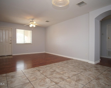 3400 Blue Earth Lane - Photo Thumbnail 3