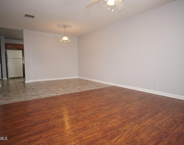 3400 Blue Earth Lane - Photo Thumbnail 4