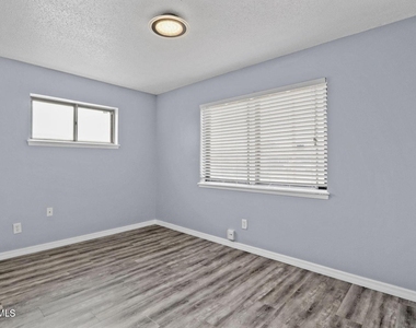10222 Dunbarton Drive - Photo Thumbnail 17