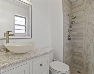 10222 Dunbarton Drive - Photo Thumbnail 13
