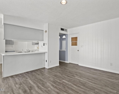 10222 Dunbarton Drive - Photo Thumbnail 7