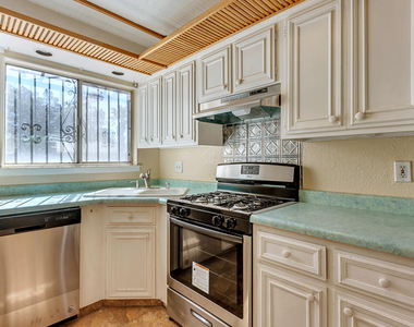 301 Los Nietos Court - Photo Thumbnail 11