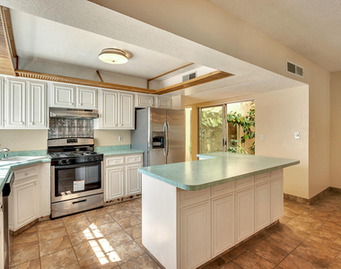 301 Los Nietos Court - Photo Thumbnail 9