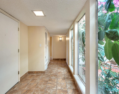 301 Los Nietos Court - Photo Thumbnail 4