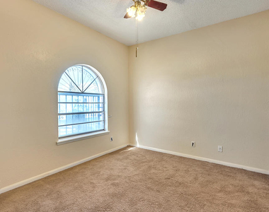 301 Los Nietos Court - Photo Thumbnail 20