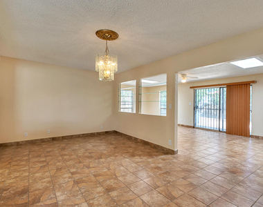 301 Los Nietos Court - Photo Thumbnail 16