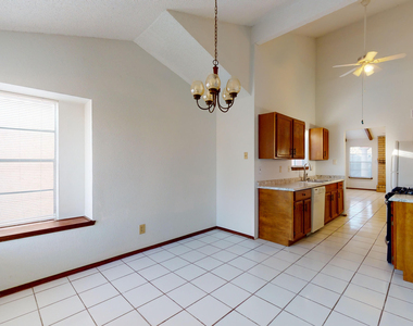 909 Tepic Drive - Photo Thumbnail 11
