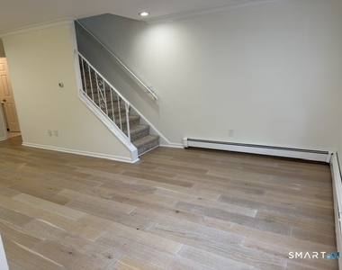 32 Sherwood Place - Photo Thumbnail 2