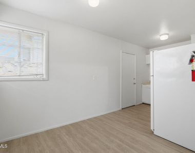 3912 Kemp Avenue - Photo Thumbnail 4