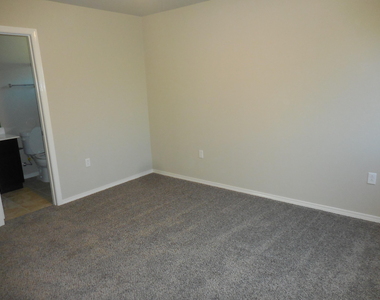 11605 Flor Cedro Place - Photo Thumbnail 10