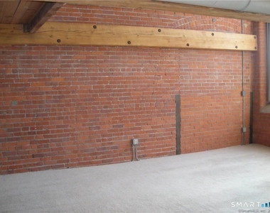 68 Thermos Avenue - Photo Thumbnail 7
