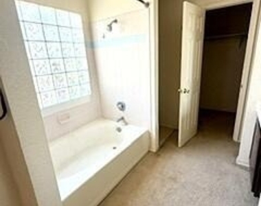 11649 Norman Montion Drive - Photo Thumbnail 6
