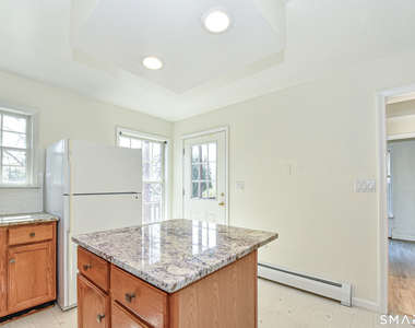 5 Moody Avenue - Photo Thumbnail 2