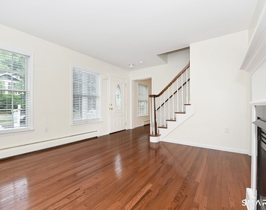 5 Moody Avenue - Photo Thumbnail 6