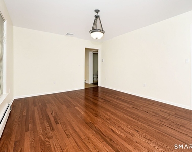 5 Moody Avenue - Photo Thumbnail 9