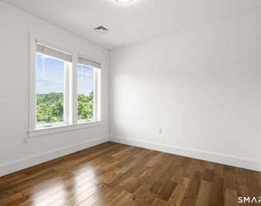 245 Main Street - Photo Thumbnail 17